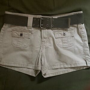 Women's Casual Shorts with Belt